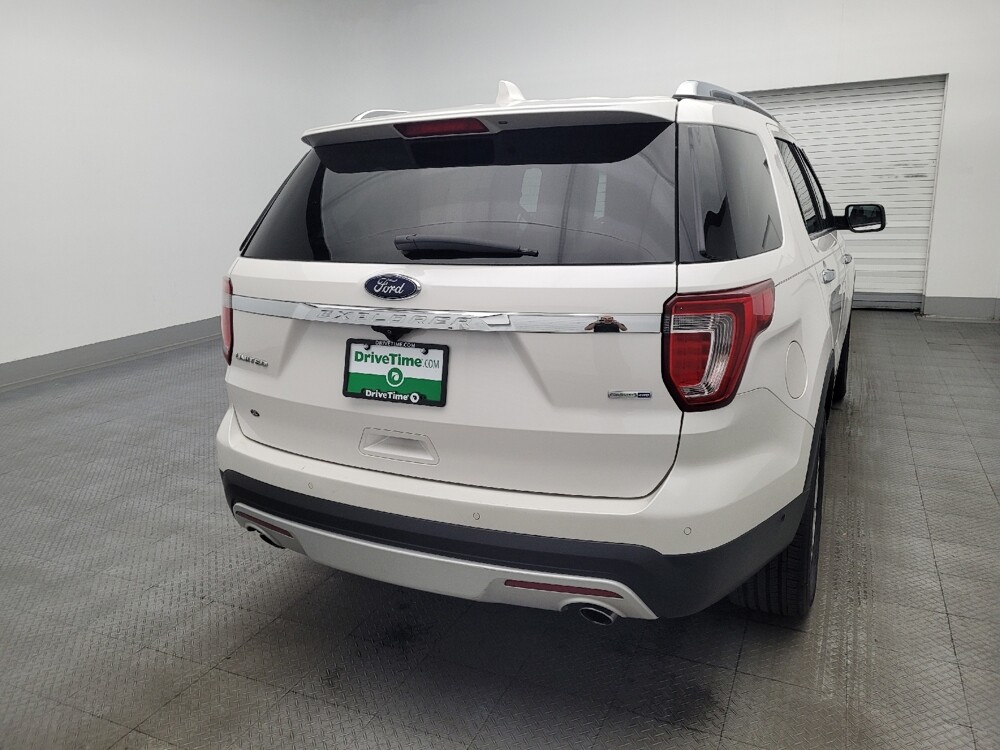 2017 Ford Explorer in Jacksonville, FL 32225 - 18134596 7