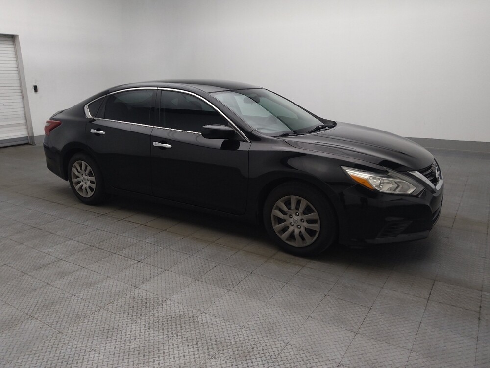 2018 Nissan Altima in Pensacola, FL 32505 - 18134604 11