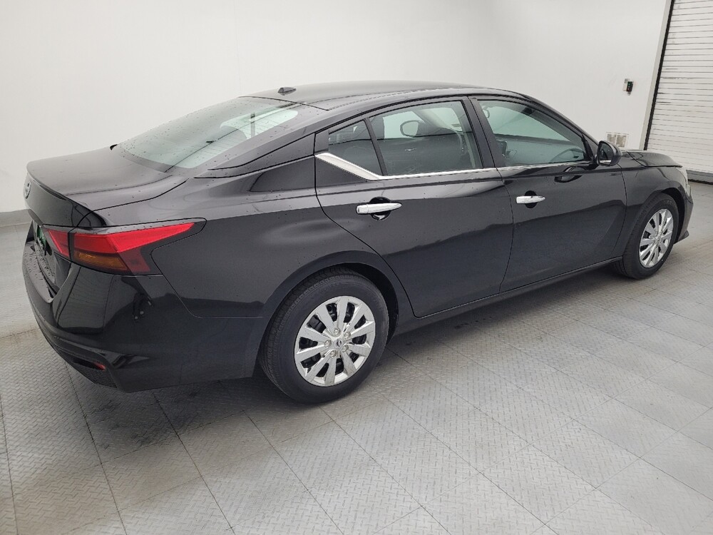 2020 Nissan Altima in Raleigh, NC 27604 - 18134634 10