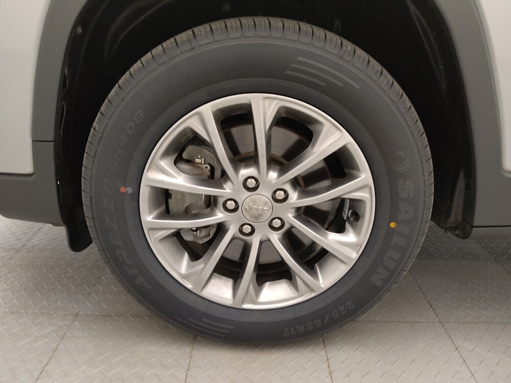 2019 Jeep Cherokee in Conway, SC 29526 - 18134636 31