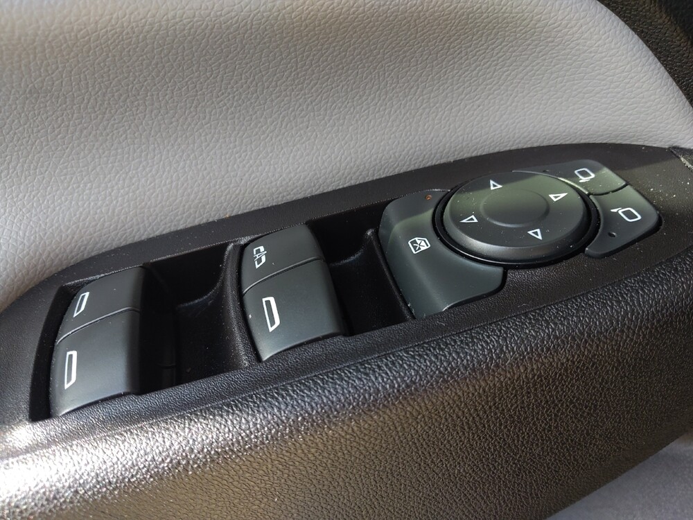 2019 Chevrolet Equinox in Raleigh, NC 27604 - 18134640 27