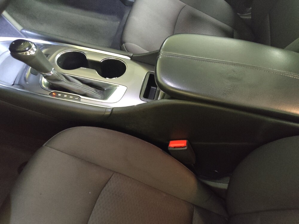 2018 Chevrolet Malibu in Greensboro, NC 27407 - 18134642 26