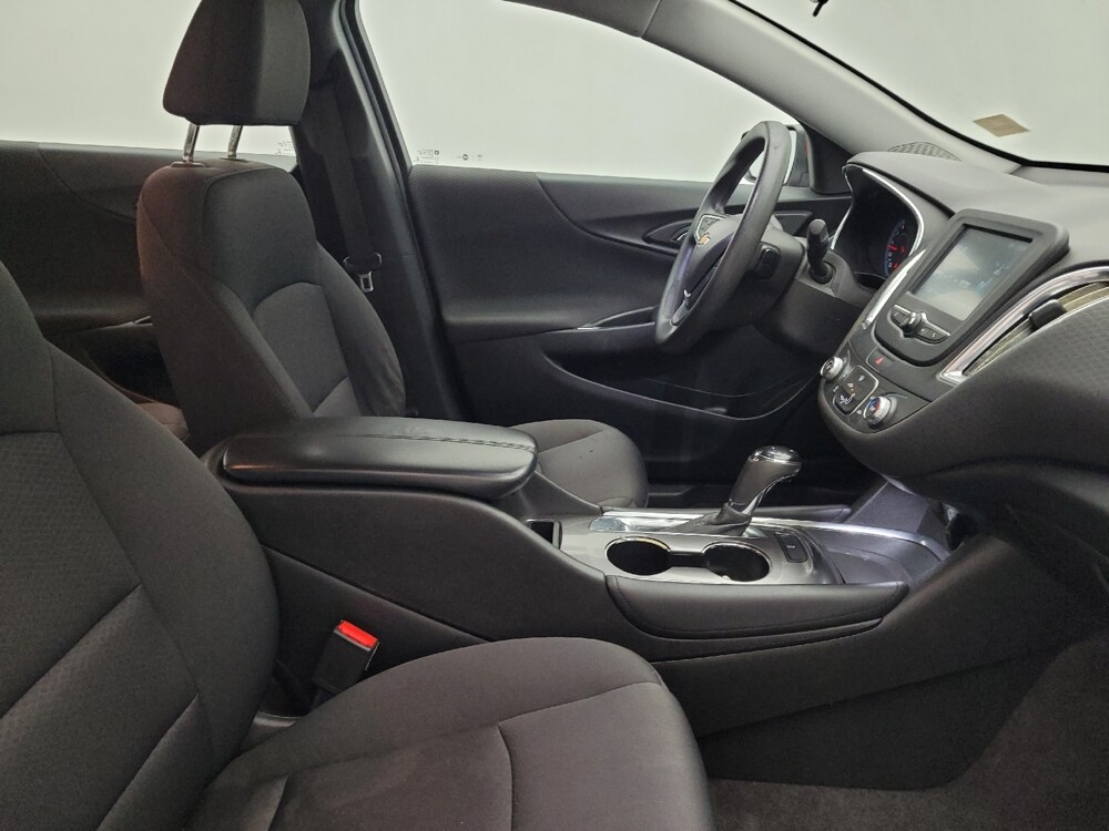 2018 Chevrolet Malibu in Greensboro, NC 27407 - 18134642 21