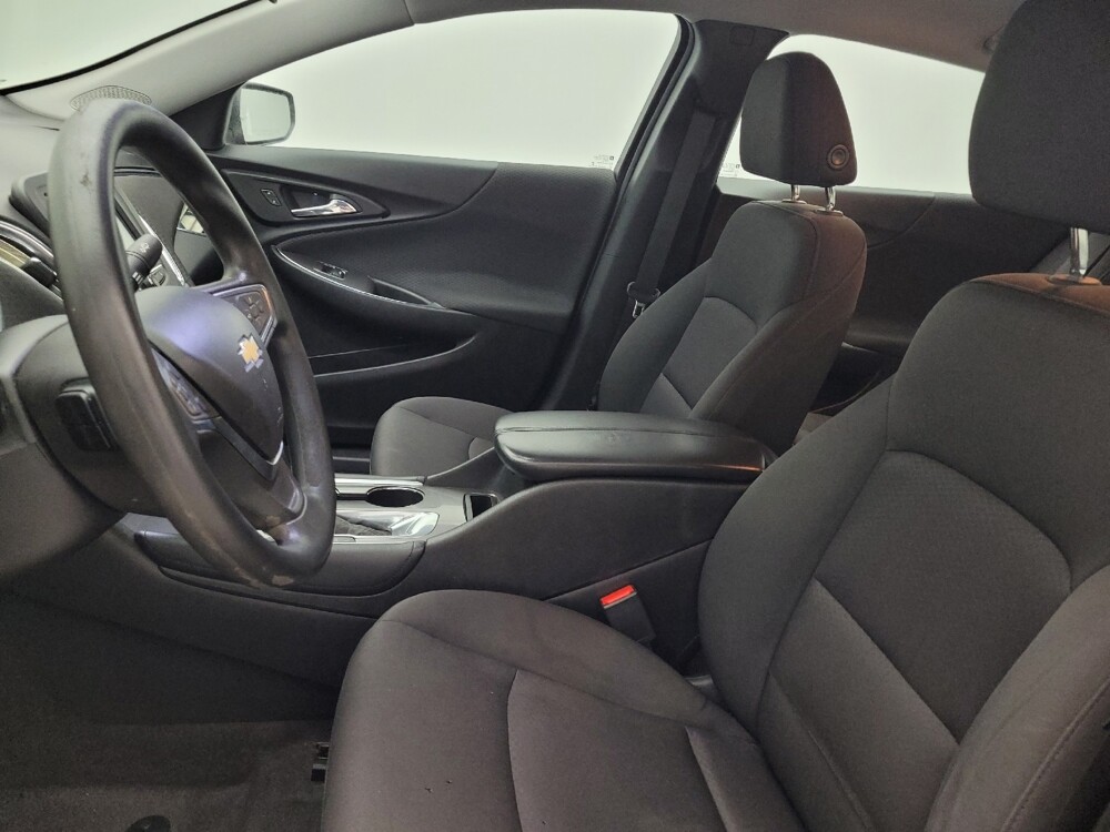 2018 Chevrolet Malibu in Greensboro, NC 27407 - 18134642 17