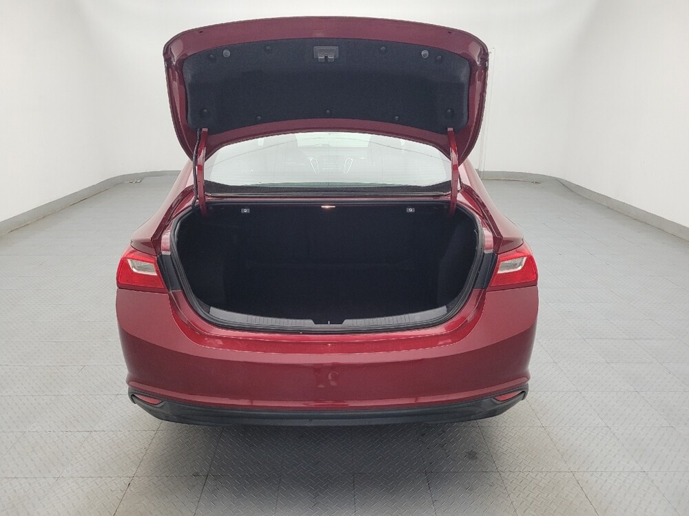 2018 Chevrolet Malibu in Greensboro, NC 27407 - 18134642 29