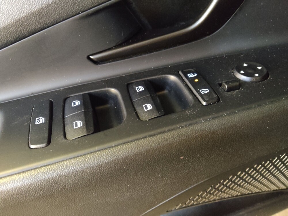 2025 Hyundai Elantra in Raleigh, NC 27604 - 18134652 27