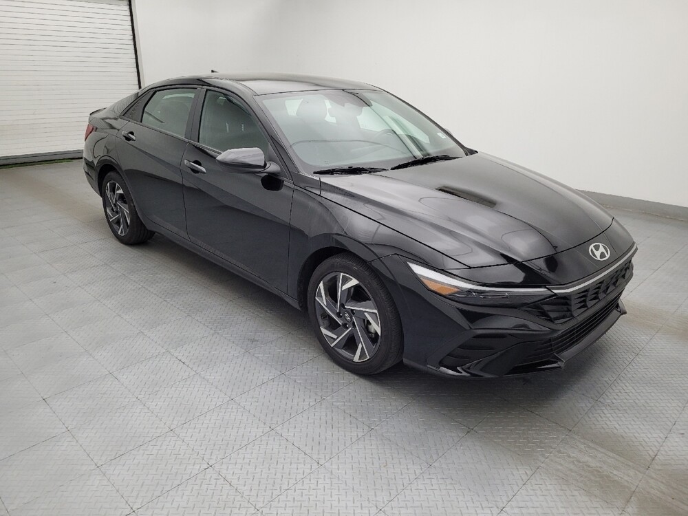 2025 Hyundai Elantra in Raleigh, NC 27604 - 18134652 11