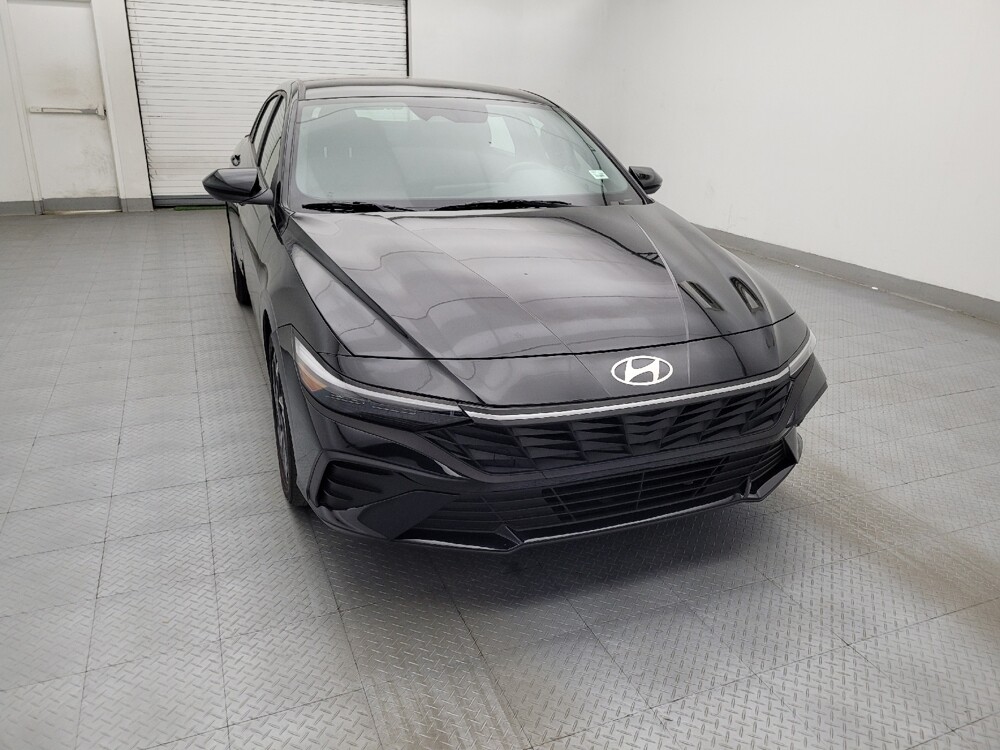 2025 Hyundai Elantra in Raleigh, NC 27604 - 18134652 14