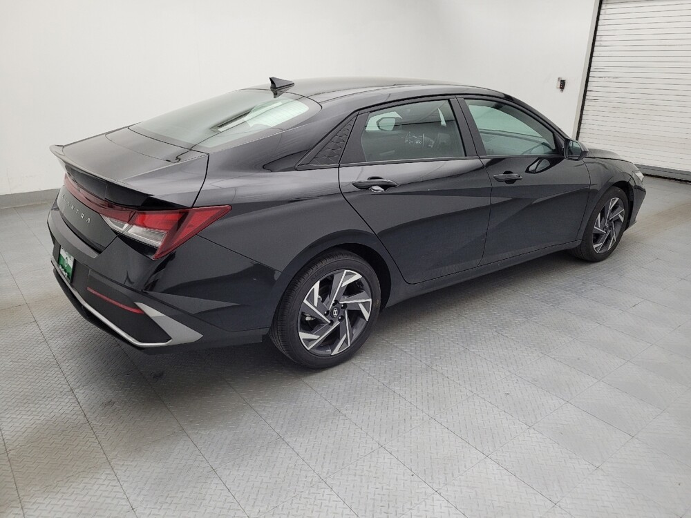 2025 Hyundai Elantra in Raleigh, NC 27604 - 18134652 10