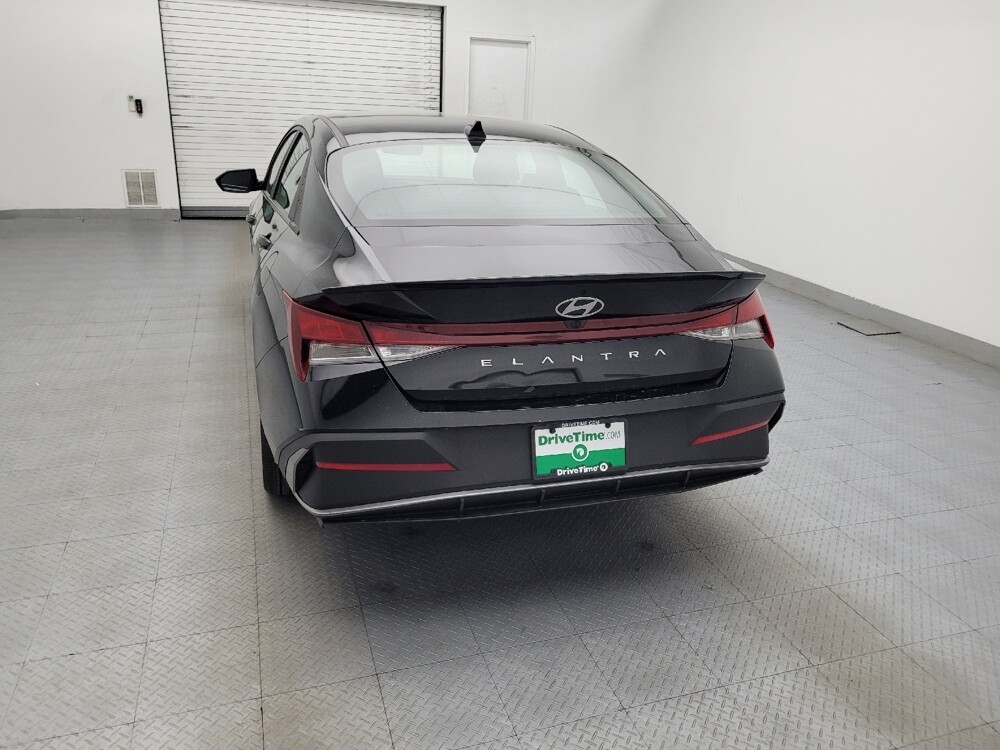 2025 Hyundai Elantra in Raleigh, NC 27604 - 18134652 6