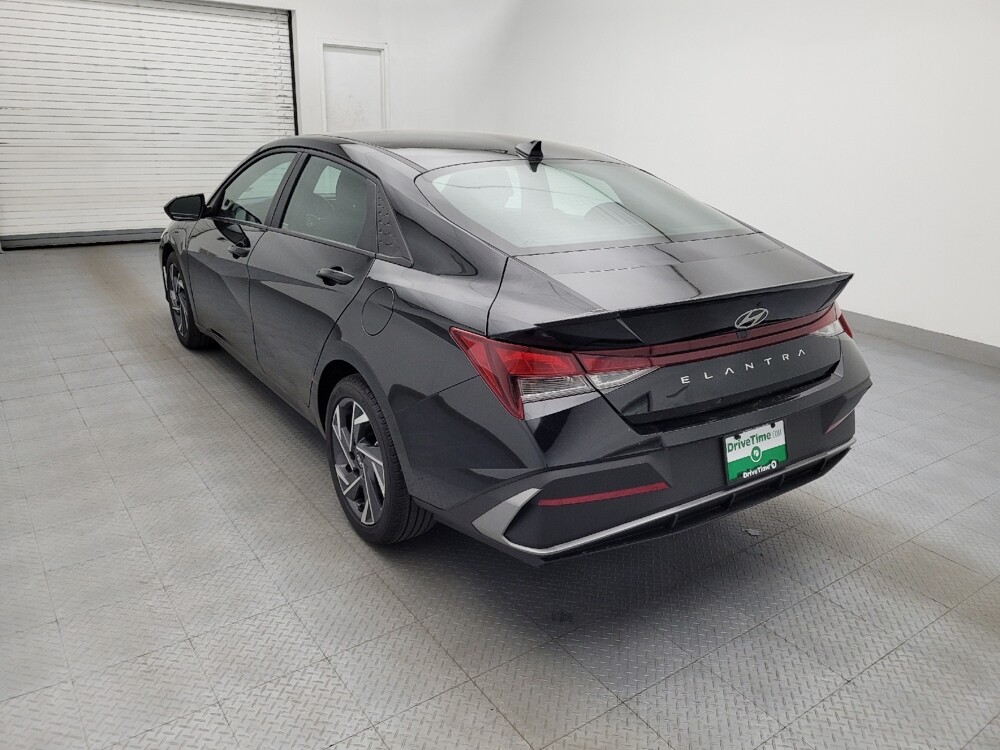 2025 Hyundai Elantra in Raleigh, NC 27604 - 18134652 5