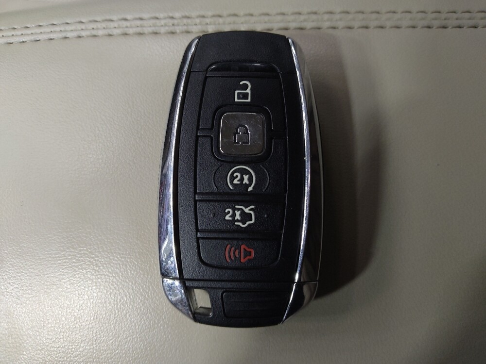 2017 Lincoln MKC in Wilmington, NC 28405 - 18134656 32