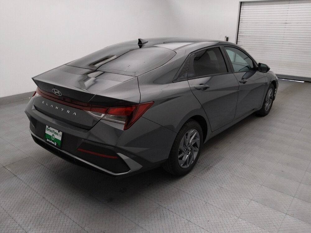 2024 Hyundai Elantra in Raleigh, NC 27604 - 18134658 9