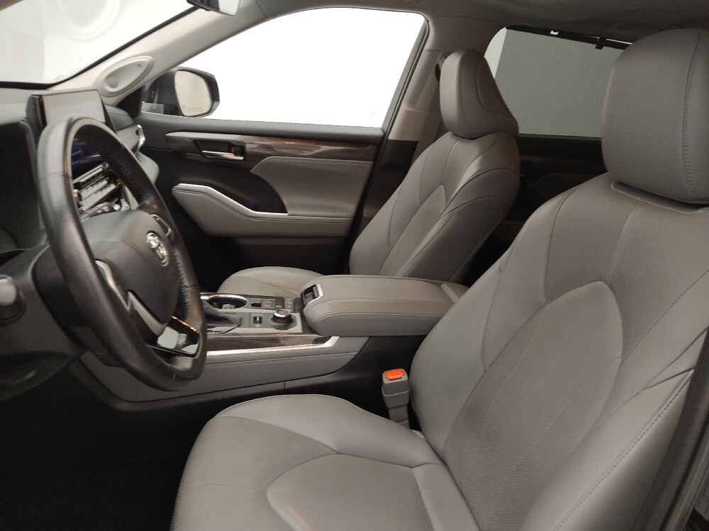 2022 Toyota Highlander in Charleston, SC 29414 - 18134662 17