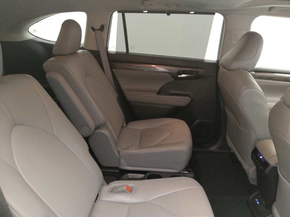 2022 Toyota Highlander in Charleston, SC 29414 - 18134662 19