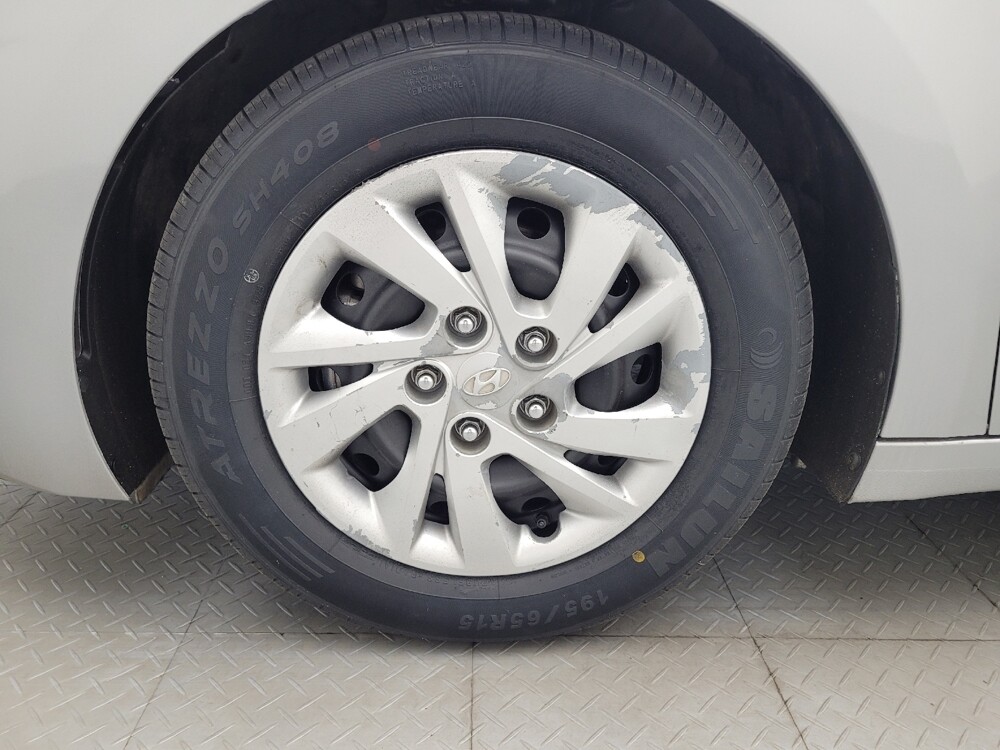 2020 Hyundai Elantra in Greenville, NC 27834 - 18134669 31