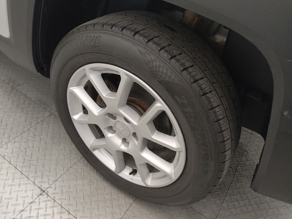 2021 Jeep Renegade in Houston, TX 77060 - 18134720 31