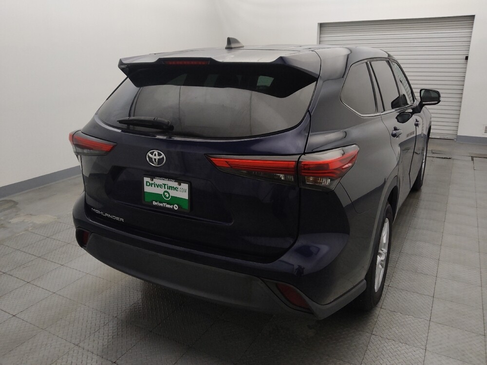 2022 Toyota Highlander in Houston, TX 77060 - 18134725 7