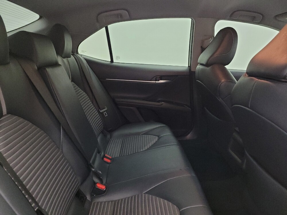 2018 Toyota Camry in Indianapolis, IN 46222 - 18134739 19