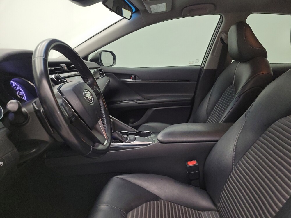 2018 Toyota Camry in Indianapolis, IN 46222 - 18134739 17