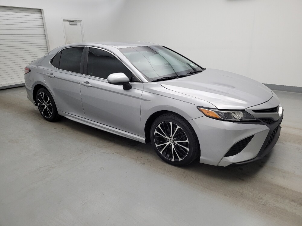 2018 Toyota Camry in Indianapolis, IN 46222 - 18134739 11
