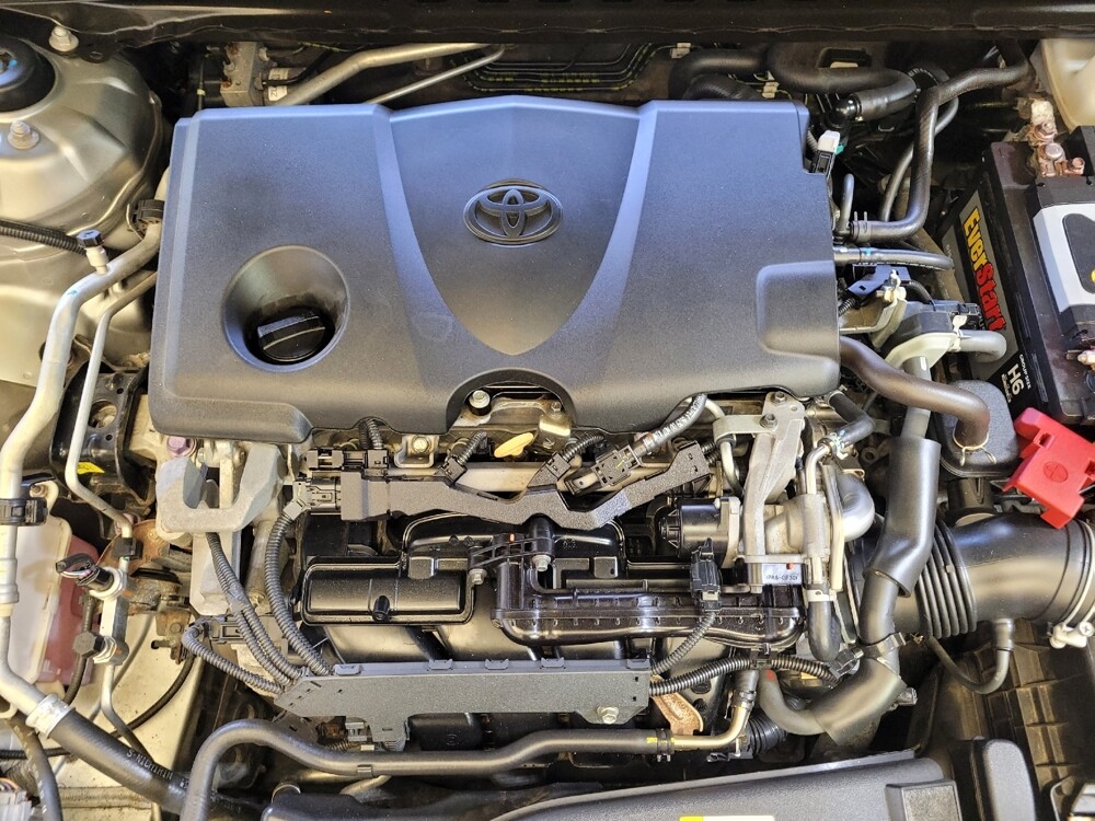 2018 Toyota Camry in Indianapolis, IN 46222 - 18134739 30