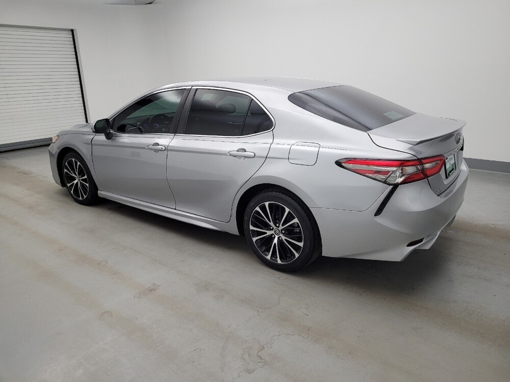 2018 Toyota Camry in Indianapolis, IN 46222 - 18134739 3