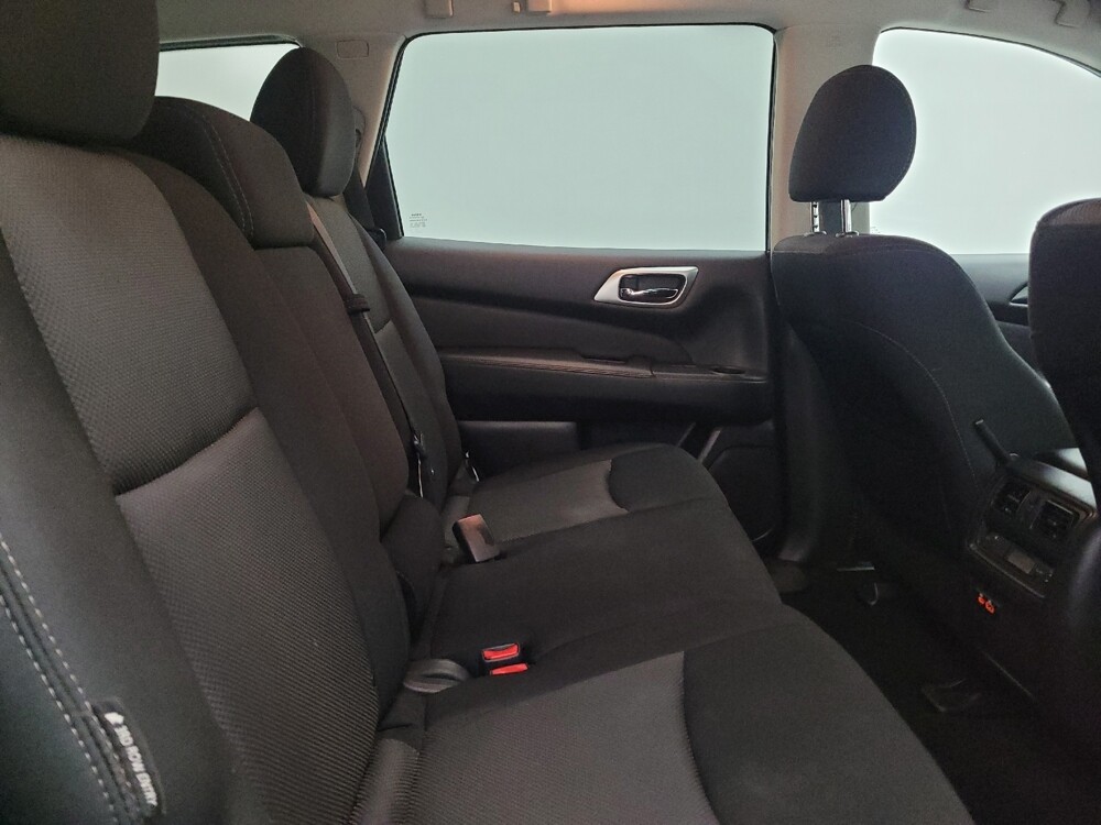 2020 Nissan Pathfinder in Indianapolis, IN 46222 - 18134741 19