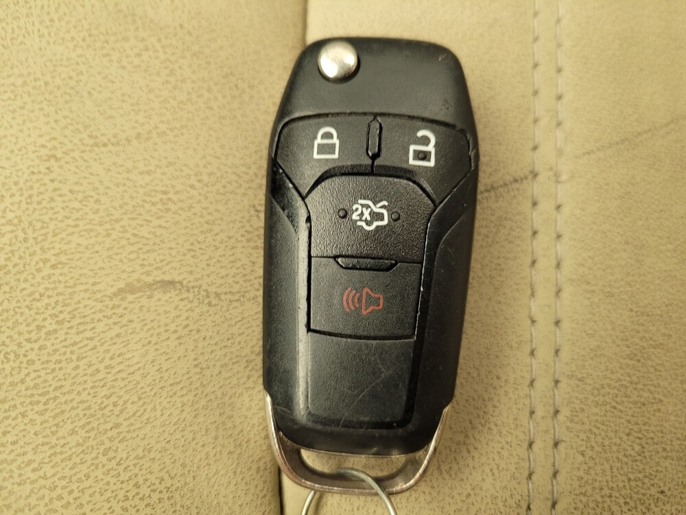 2016 Ford Fusion in Indianapolis, IN 46222 - 18134742 32