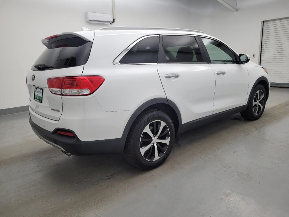 2016 Kia Sorento in Indianapolis, IN 46222 - 18134743 10