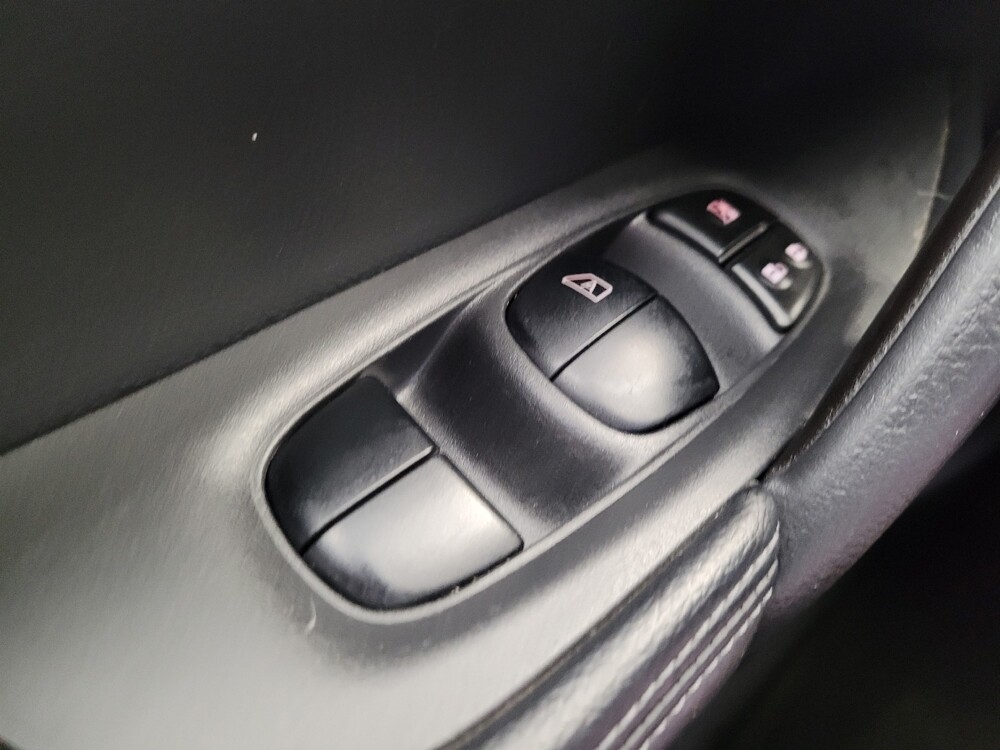 2016 Nissan Rogue in Indianapolis, IN 46222 - 18134744 27