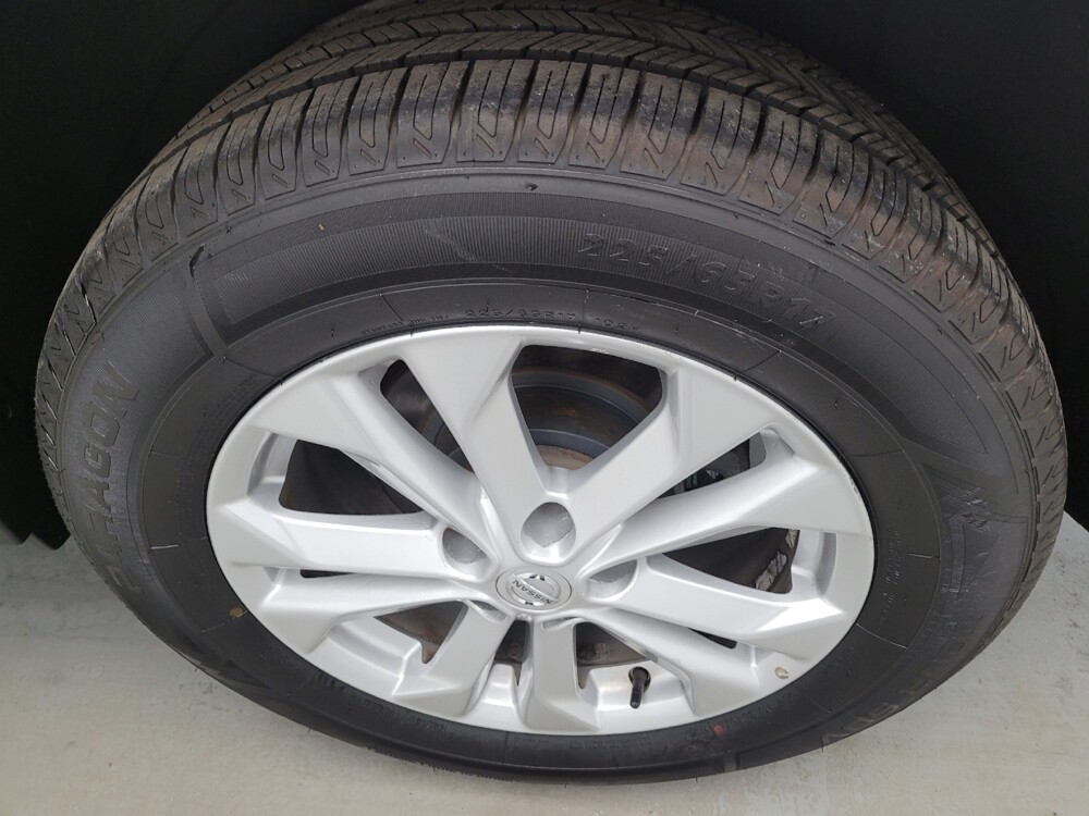 2016 Nissan Rogue in Indianapolis, IN 46222 - 18134744 31