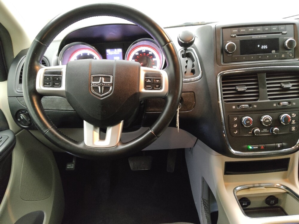 2014 Dodge Grand Caravan in Des Moines, IA 50310 - 18134784 22