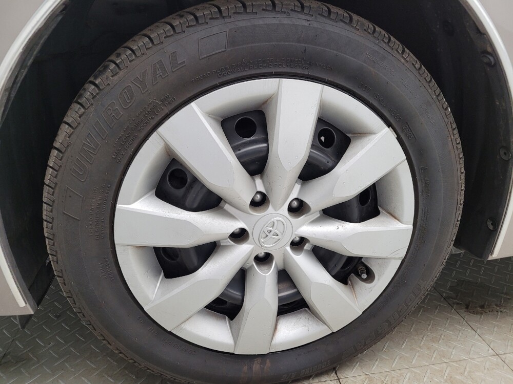 2015 Toyota Corolla in Taylor, MI 48180 - 18134791 31