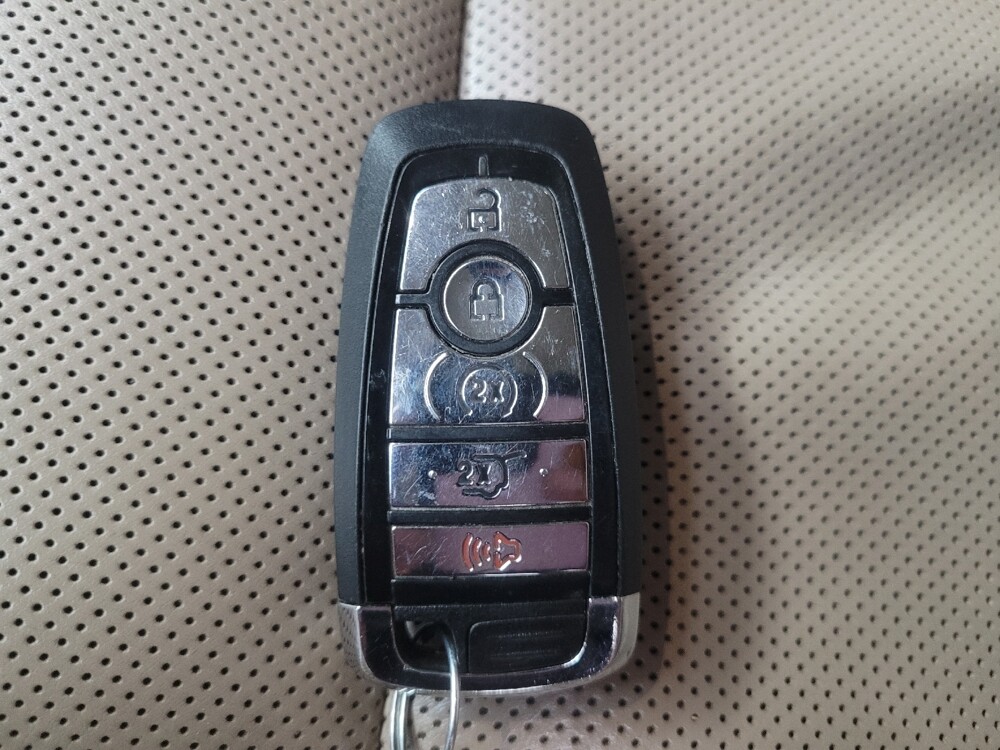 2020 Lincoln Aviator in Indianapolis, IN 46222 - 18134794 32