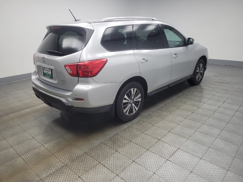 2017 Nissan Pathfinder in Indianapolis, IN 46219 - 18134800 10