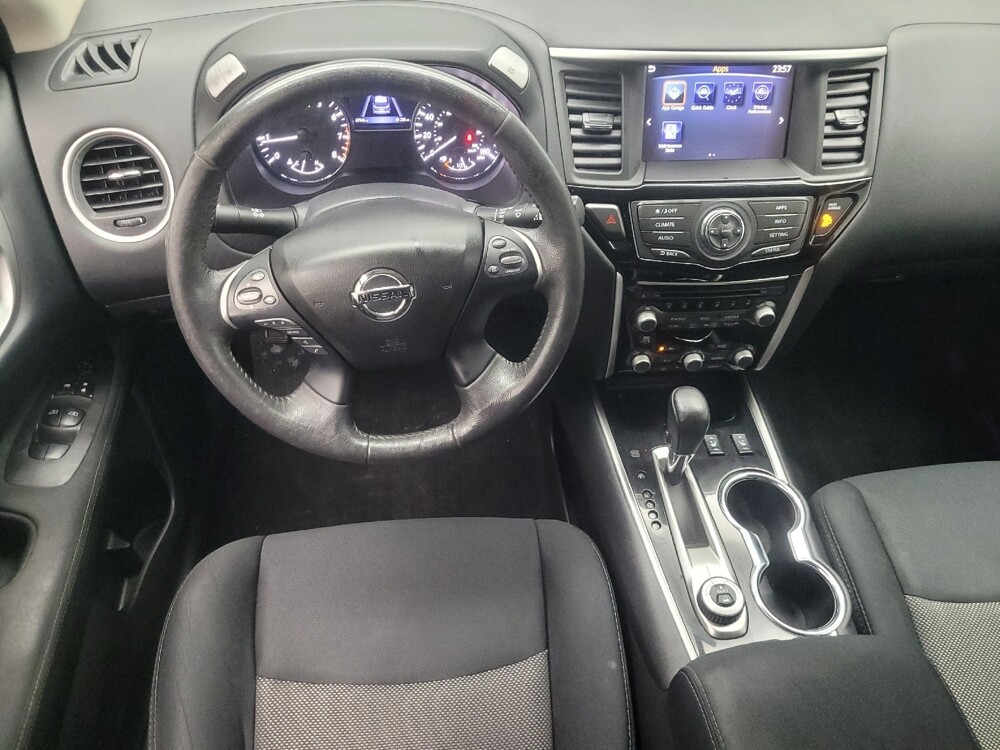 2017 Nissan Pathfinder in Indianapolis, IN 46219 - 18134800 22