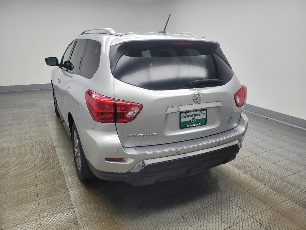 2017 Nissan Pathfinder in Indianapolis, IN 46219 - 18134800 5
