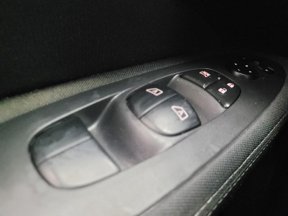 2017 Nissan Pathfinder in Indianapolis, IN 46219 - 18134800 27