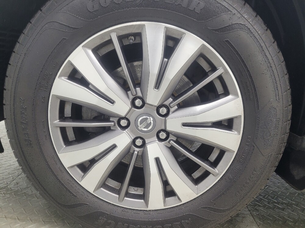 2017 Nissan Pathfinder in Indianapolis, IN 46219 - 18134800 31