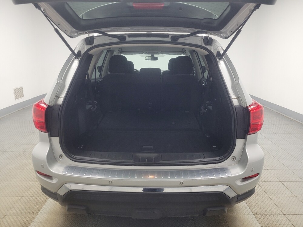 2017 Nissan Pathfinder in Indianapolis, IN 46219 - 18134800 29