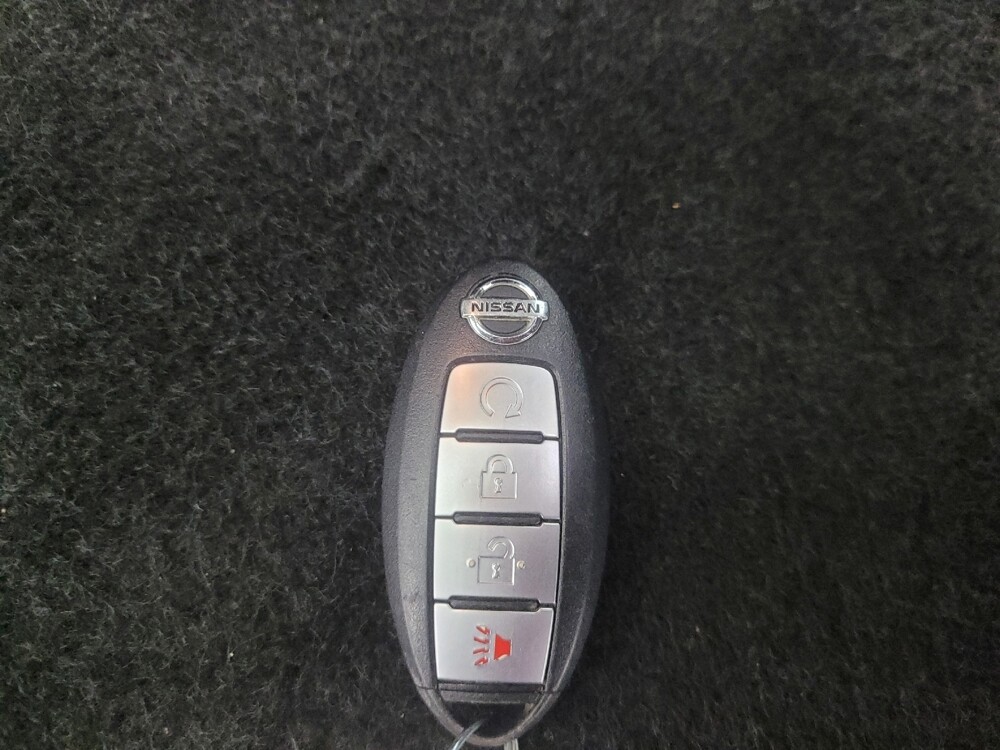 2017 Nissan Pathfinder in Indianapolis, IN 46219 - 18134800 32