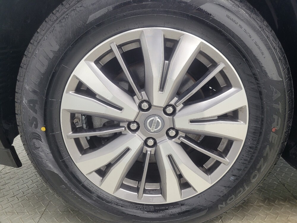 2018 Nissan Pathfinder in Indianapolis, IN 46219 - 18134806 31