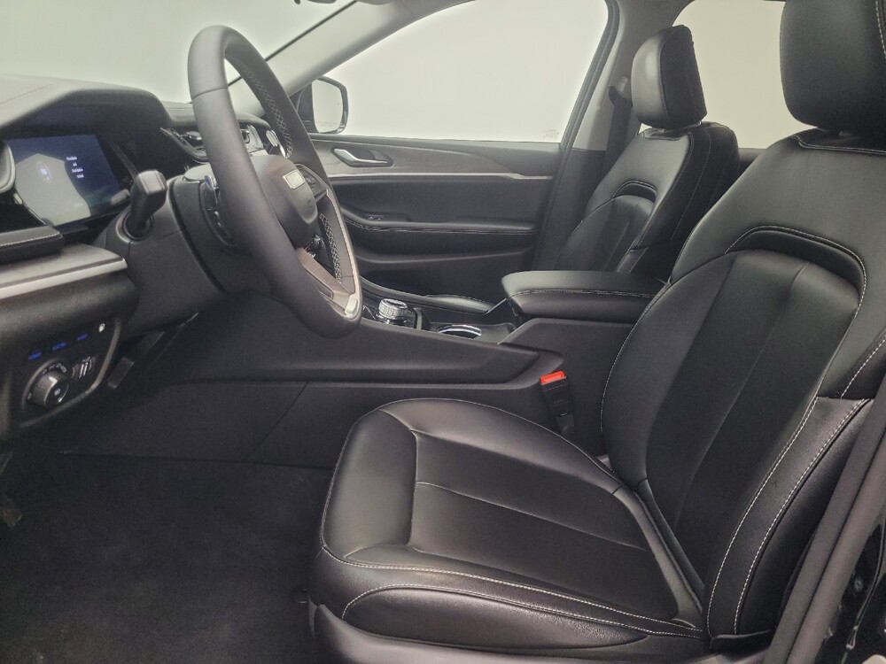 2023 Jeep Grand Cherokee in Indianapolis, IN 46222 - 18134808 17