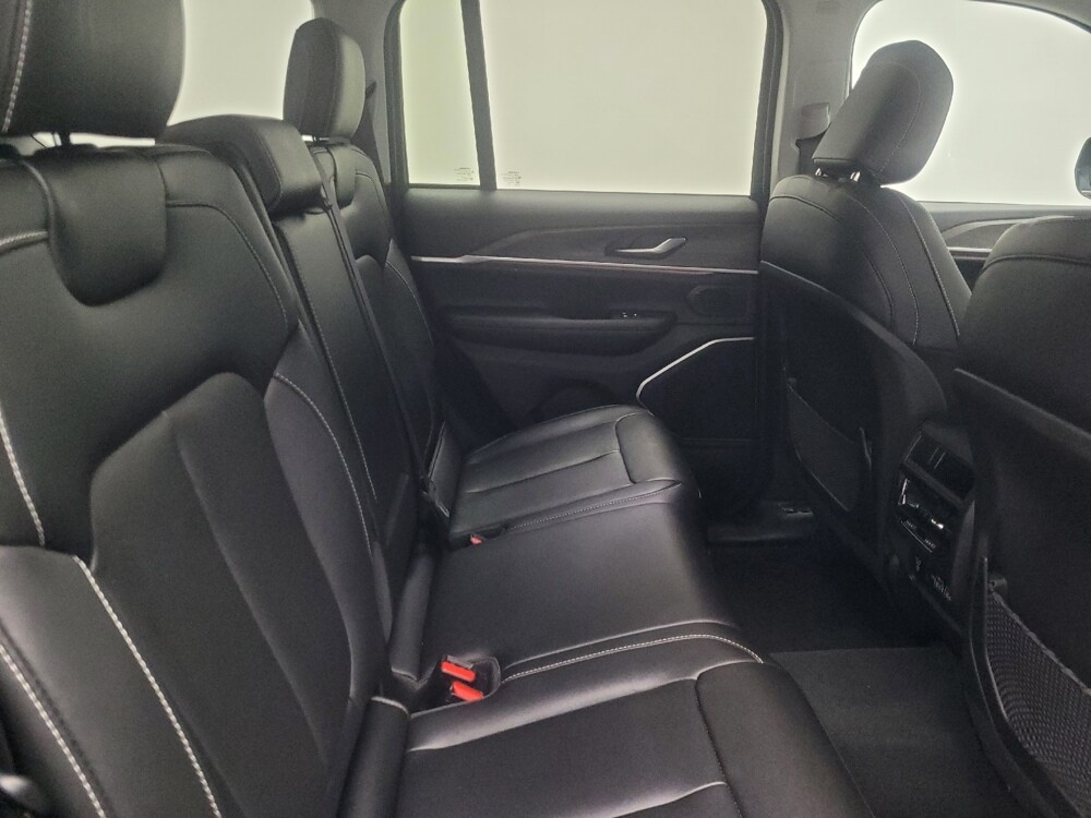 2023 Jeep Grand Cherokee in Indianapolis, IN 46222 - 18134808 19