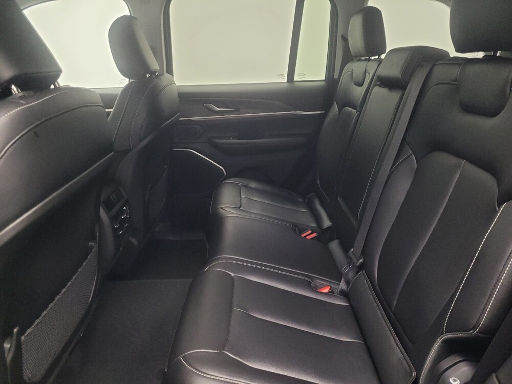 2023 Jeep Grand Cherokee in Indianapolis, IN 46222 - 18134808 18