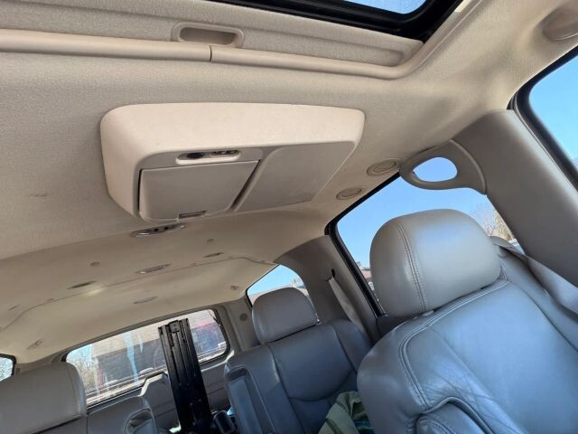 2004 GMC Yukon XL in Wadena, MN 56482 - 18134819 13