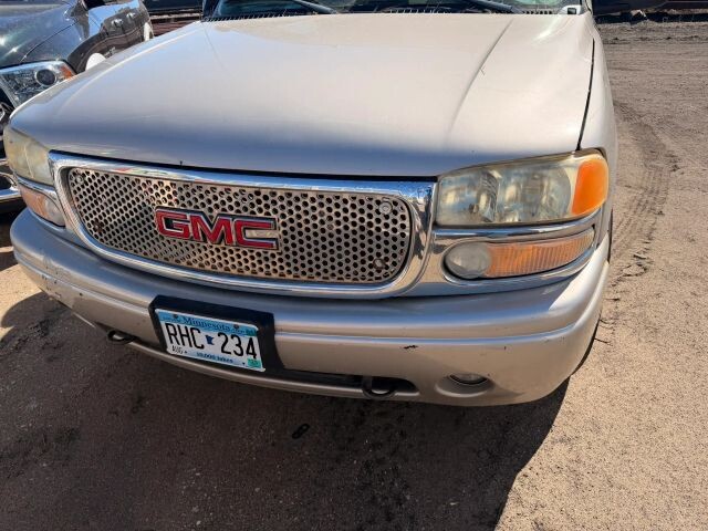 2004 GMC Yukon XL in Wadena, MN 56482 - 18134819 2