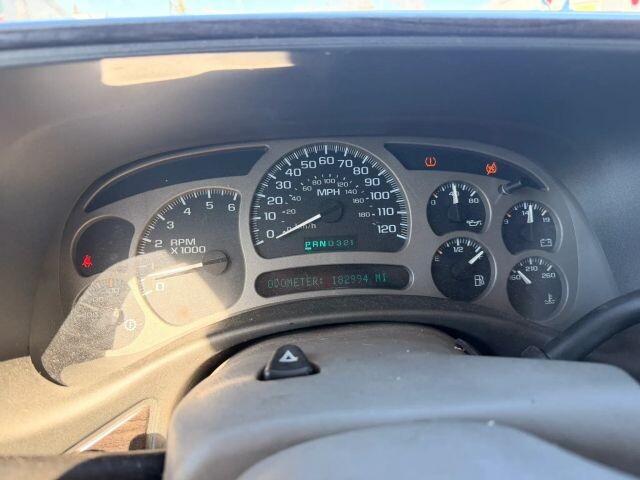 2004 GMC Yukon XL in Wadena, MN 56482 - 18134819 10