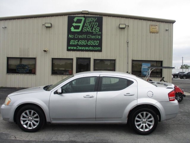 2010 Dodge Avenger in Oak Grove, MO 64075 - 18134824 8